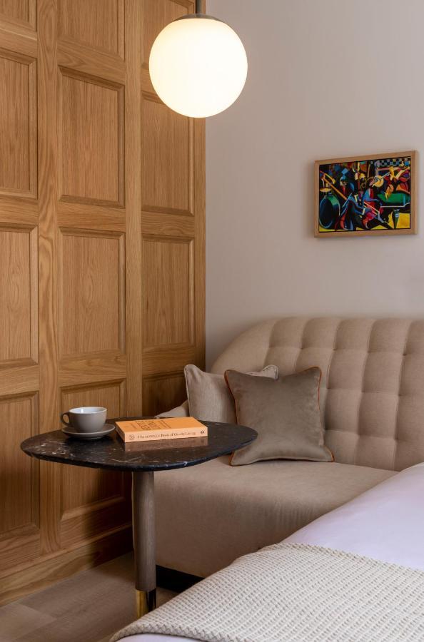 Virgin Hotels Единбург Екстер'єр фото A sofa