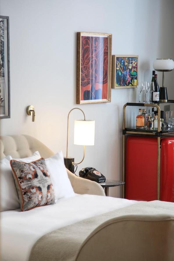 Virgin Hotels Единбург Екстер'єр фото A room at the Standard East Village