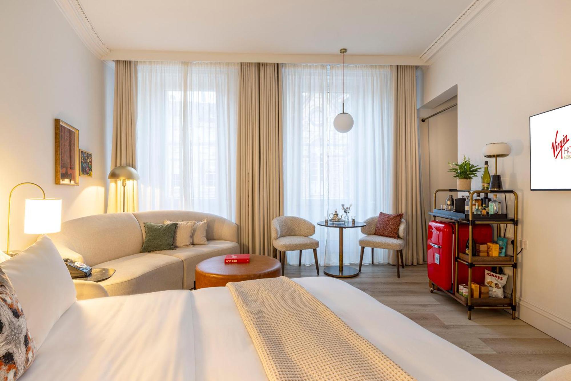 Virgin Hotels Единбург Номер фото A room at the hotel